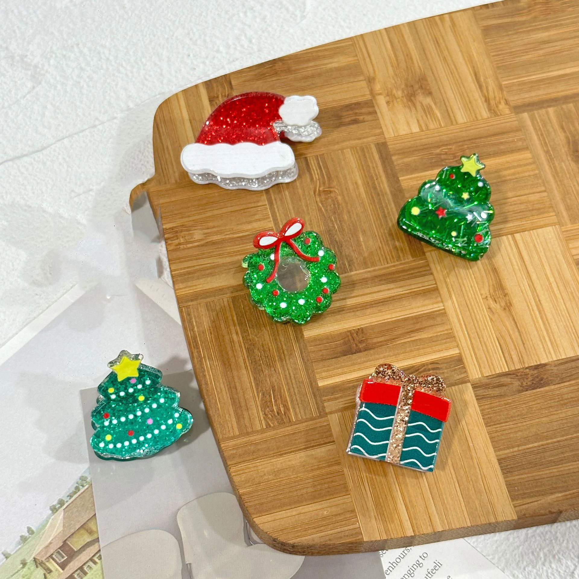 

Christmas Gifts Tree Hat Mini Acrylic Shark Hair Clip Claw For Women Girls New Cute Festival Crabs Clamp Hairpin Hair Accessorie