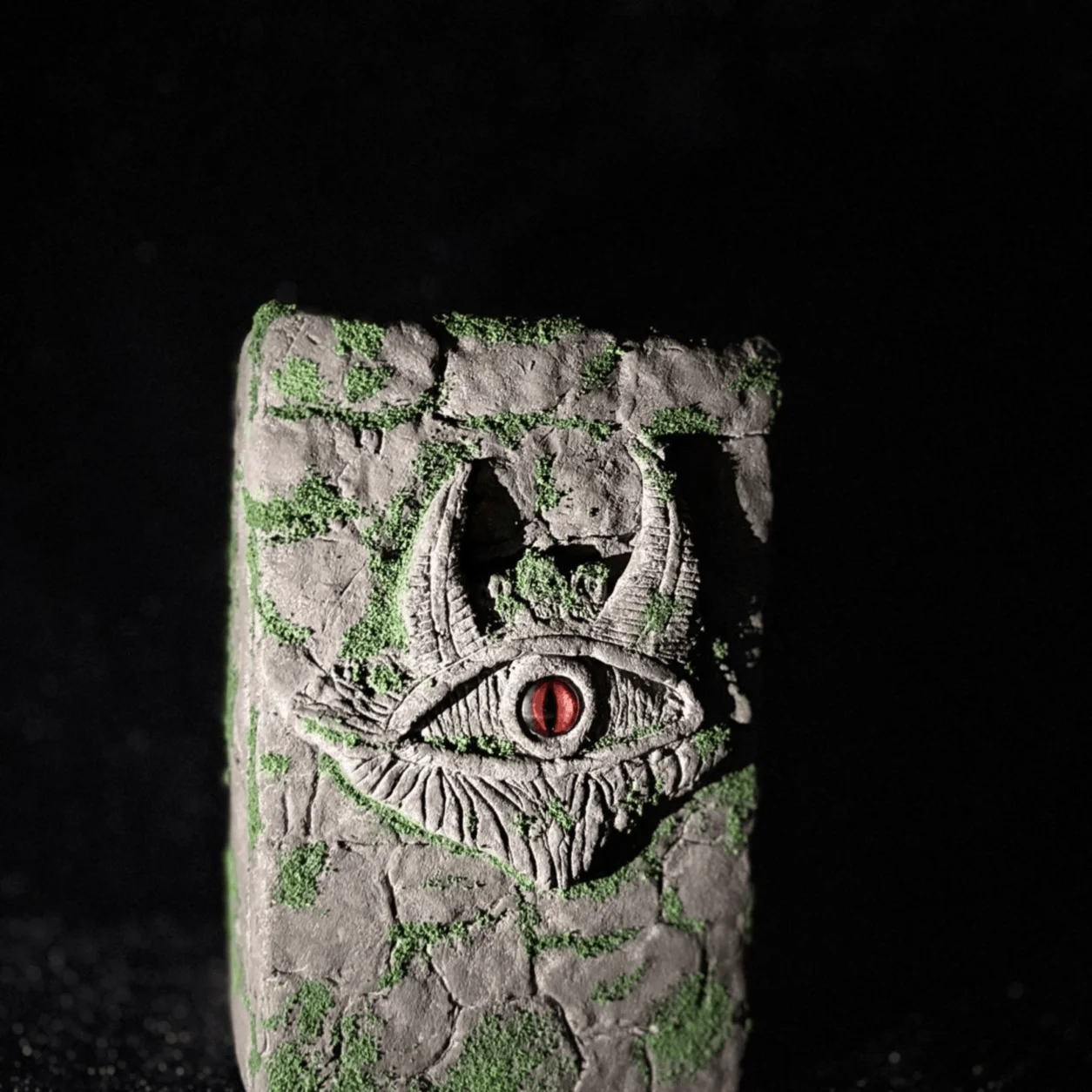 Blood Glider Butterfly Diorama, Dual-Chamber Sealed Grimoire Box, Vintage Stone Sculpture Demon Eye Ornament