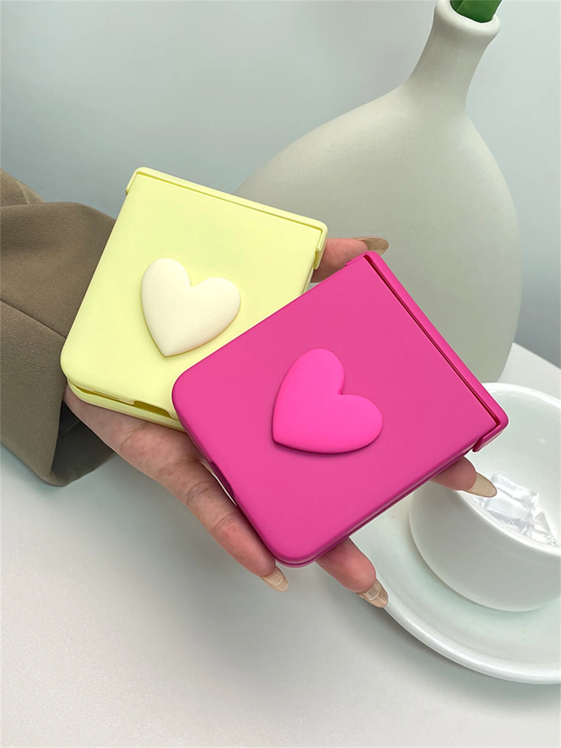Luxury Candy Color 3D Love Heart Solid Color Case for Motorola Moto Razr 60 50 40 Ultra Razr Plus 2025 2024 2023 Portable Cover