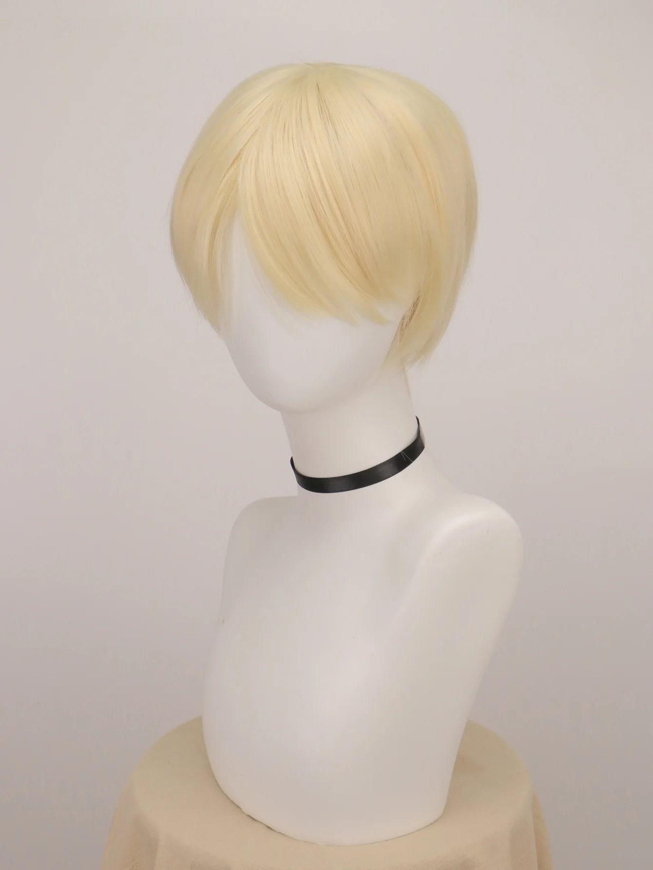 Draco Malfoy Short Blonde Pixie Cut Anime Wigs for Halloween Cosplay Womens Cosplay Outfit Wig Synthetic Wigs for Costume Party