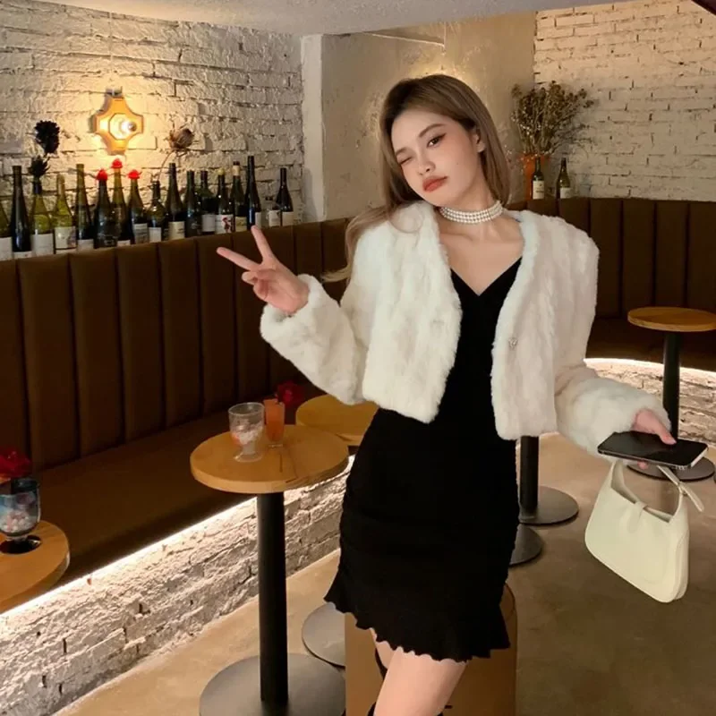 Winter White Lamb Wool Crop Tops Women Korean Elegant Long Sleeve Plush Coat Ladies Fashion Party V-Neck Faux Fur Jackets