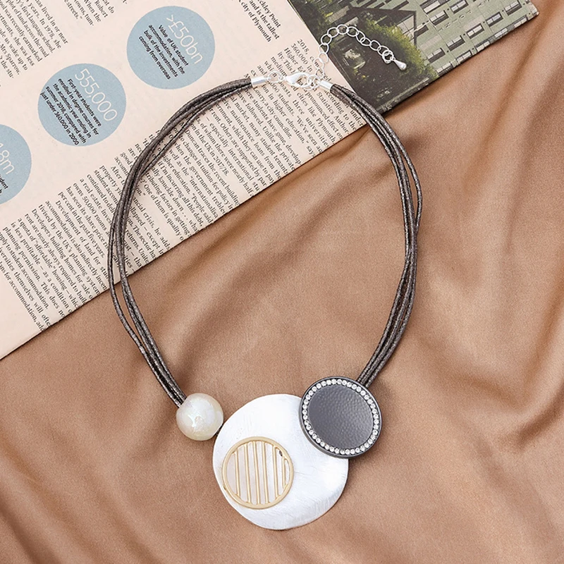 Vintage Collare Cho… - image