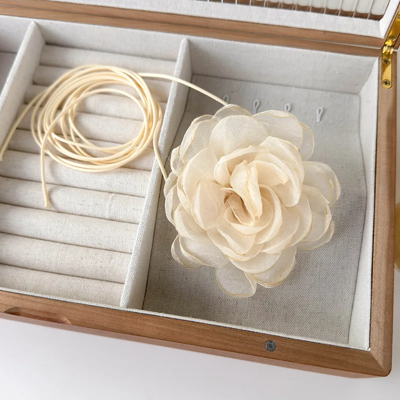 Frühlingskollektion, mehrfarbige Rosenhalskette, französische Halskette, elegante Kragenaccessoires für den Damenmodestil – Detail 9