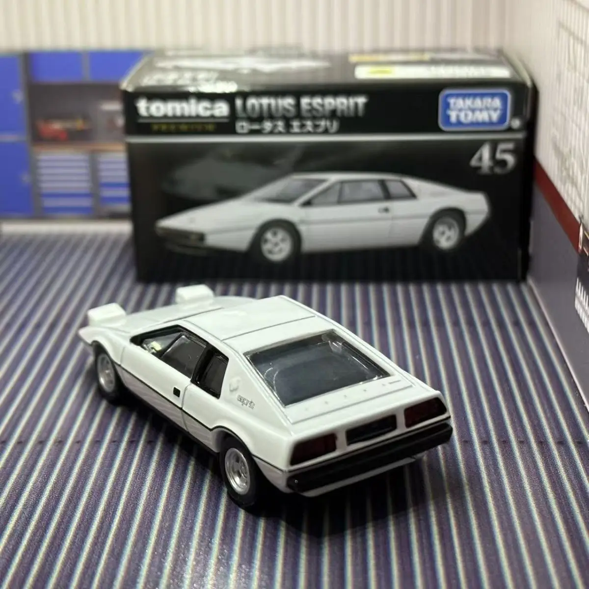 タカラトミー トミカ 1:64 ロータス エスプリ ダイキャストメタルおもちゃの車 ブラックボックスコレクション TP45