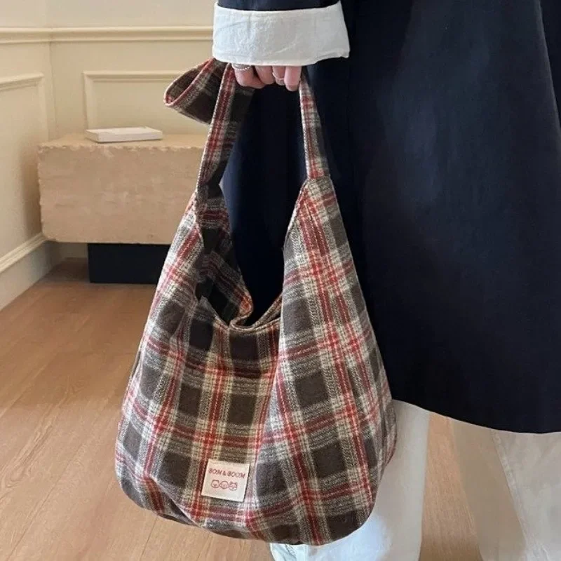 

Stylish Practical Diaper Bag Tote Mom Subway Ride Baby Care Exquisite Sleek Sophisticated Fashionable Organized 2025 New