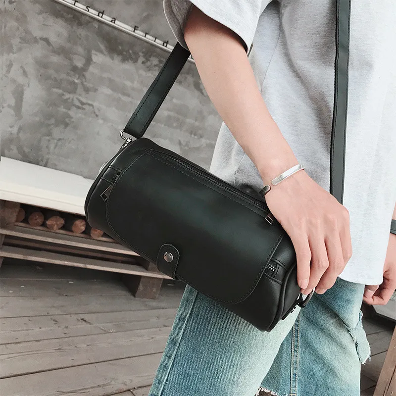 2022 Crossbody Bags Vintage Casual Crazy Horse Leather Men\'S Bag Small Round Sling Messenger Bags Shoulder Bag Sacoche Homme