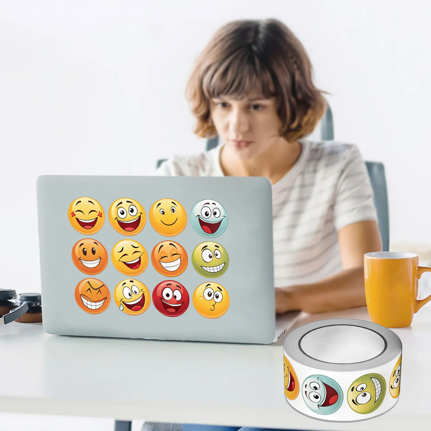 500 قطعة/لفة لطيف مضحك الوجه لصق ملصق 2.5 سنتيمتر/1.0 ''16 تصاميم الشارات Diy بها بنفسك تزين الهدايا مناسبة لتغليف الهدايا المختلفة #6