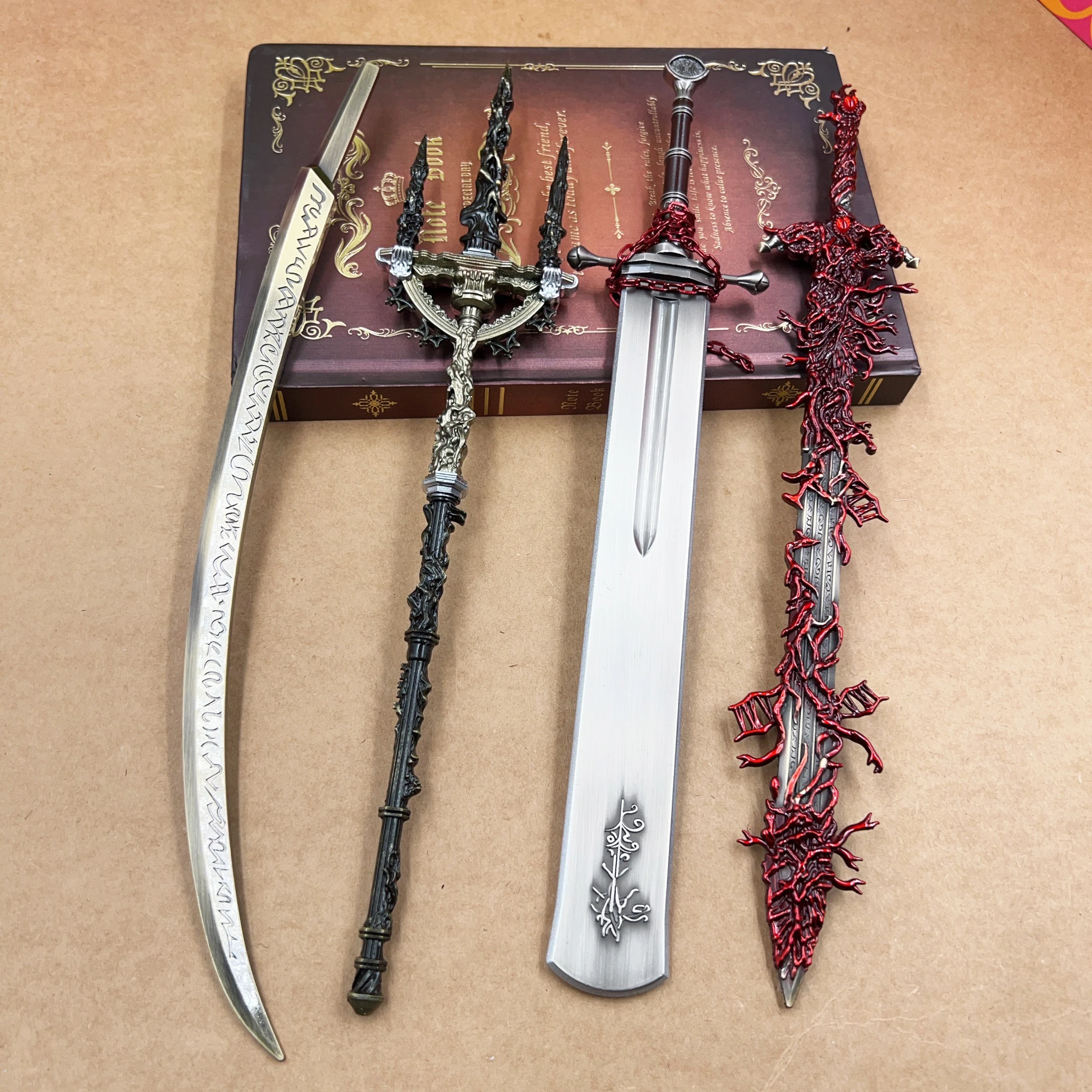 Trident sacré de Mohgwyn tout en métal de 22 cm, réplique de Trident du Seigneur du sang ER, modèle de décoration de bureau, figurine d'action 1:6, cadeaux