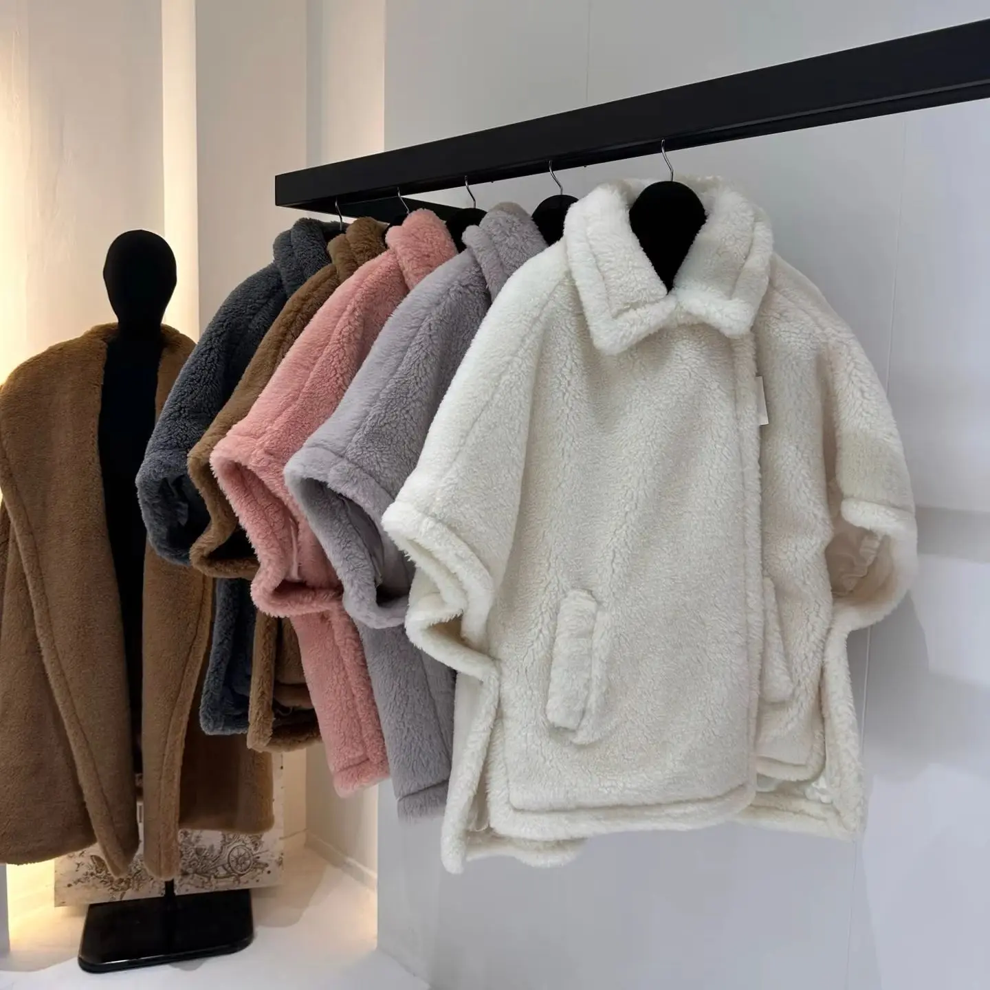 Women Short White Alpaca Coat Female Winter Classic Camel Cloak Teddy Bear Coat Autumn Wool Coat Grey Casual Fashion Pink Jacket