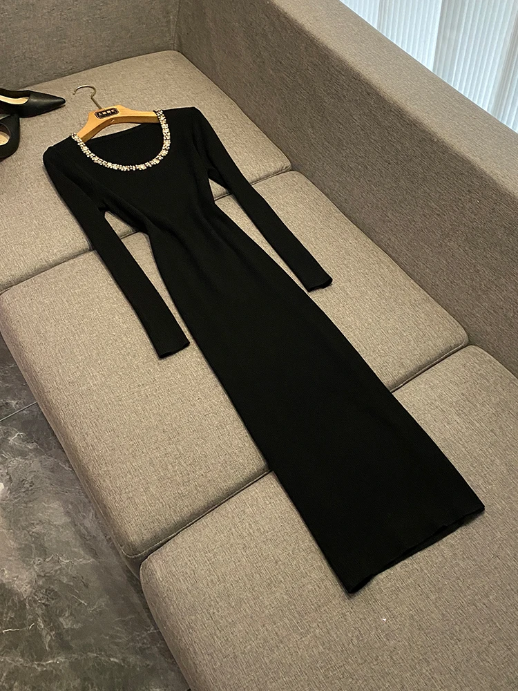 Vestido E de Malha com Decote Redondo, Ajuste Slim, Bordado Pesado com Design Floral e Contas, Sensação Fena para ...