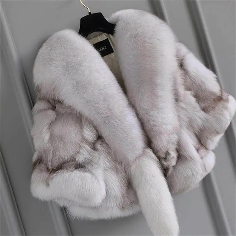 Autumn and Winter Real Fox Fur Coat Shawls Neckline Jacket Women Natural Fur Vest Shawl Short Trend Personality Lady Fur Poncho