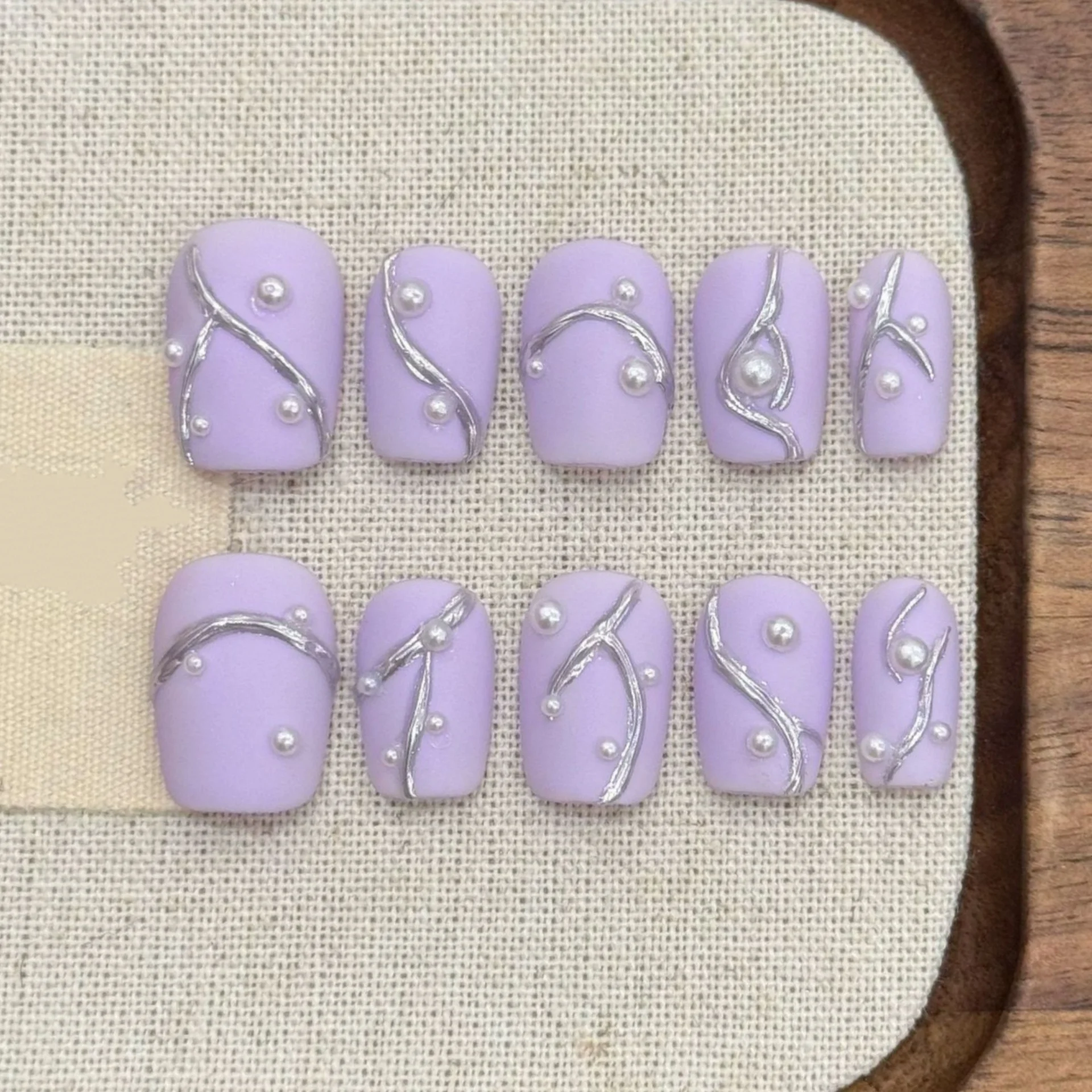 

10pcs Short Ballet Handmade False Nails Art Purple Full Cover Nail Tip with Lines Pearl Design Fake Nail Wearable Press on Nails