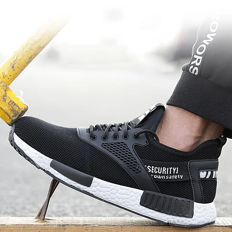 Labor protection shoes for men and women four seasons lightweight flying fabric anti-smash anti-puncture work shoes Safety shoes