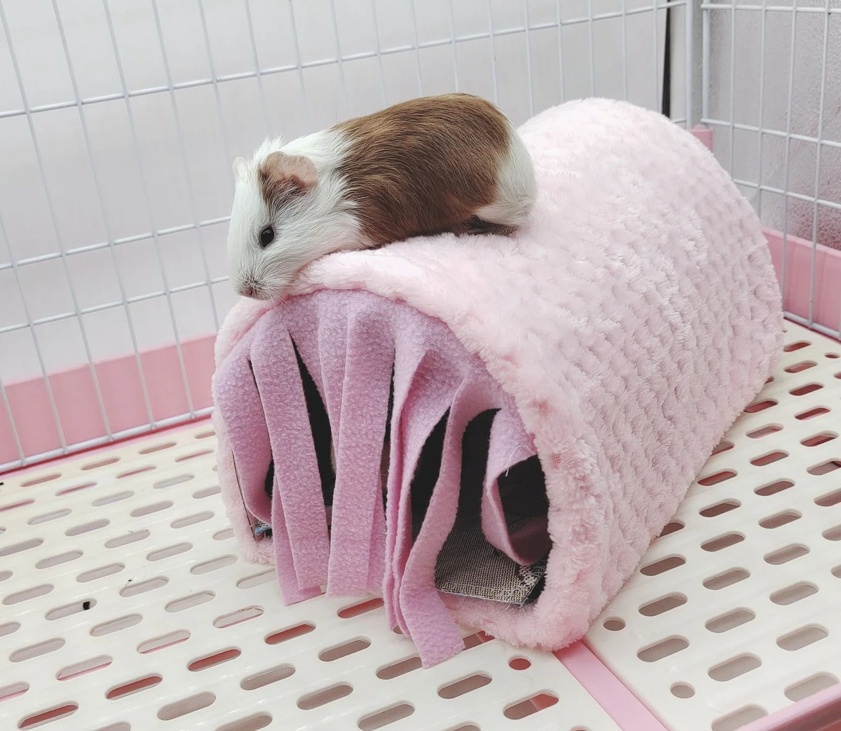 

Cozy Multifuntion Hideway for Your Hamster Tunnel Nest Hamster House with Dual-use Cushions(Cool Ice Silk and Warm Flannel)