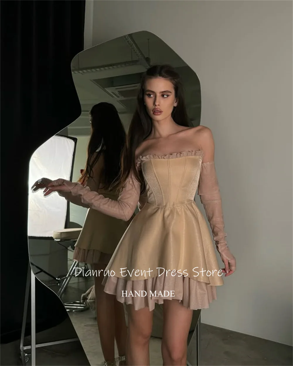 Dianruo Flouncy A-lijn Galajurken Satijnen Ruches Cocktailjurken Minilengte Gelaagde Mouwloze Schoolgalajurken Op maat