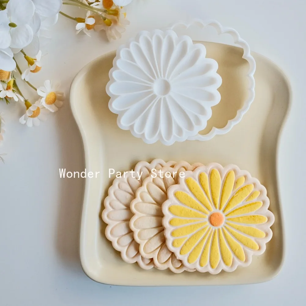 Daisy Flowers Shape Cookie Cutter Stamp Cartoon Flower Pressable Biscuit Mold Confectionery Cookie Kitchen Baking Pastry Tools - view 2
