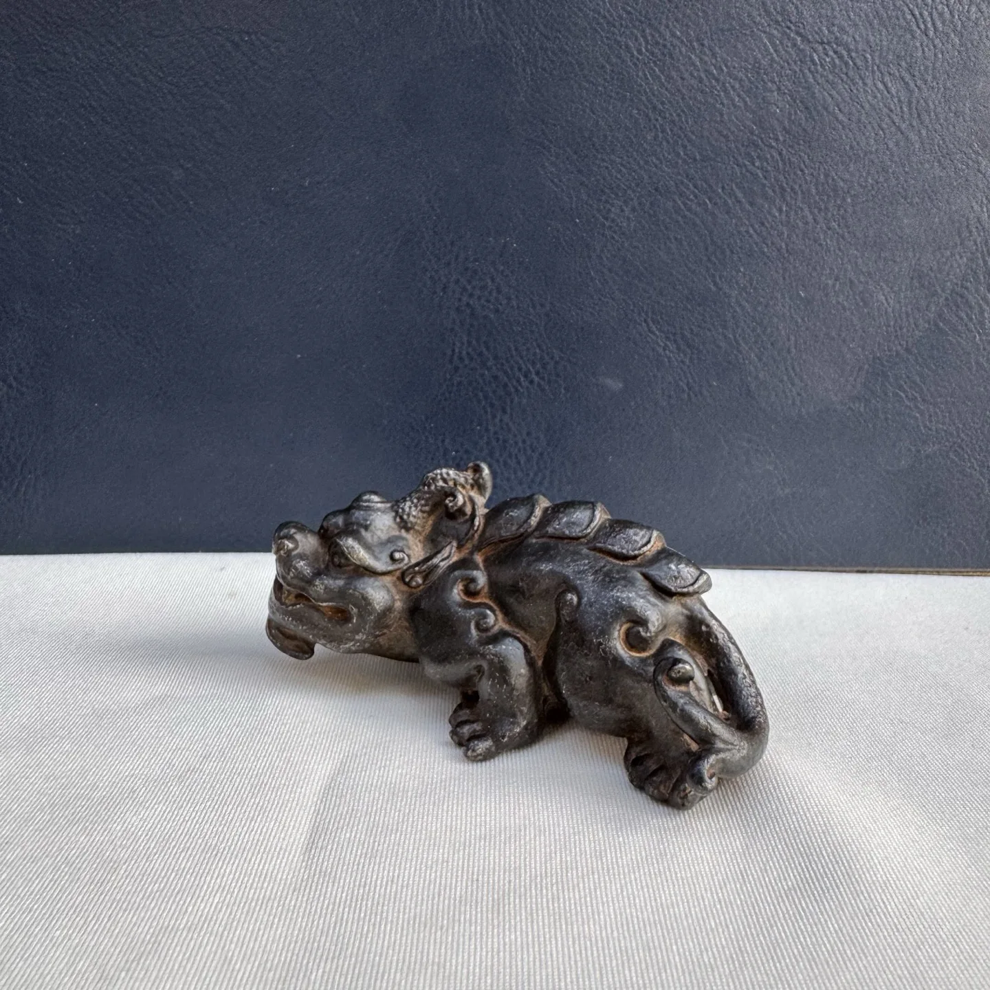 

Латунная резьба в стиле ретро, черная краска, древняя железная храбная ручка, украшение для рабочего стола, подарок, Китай