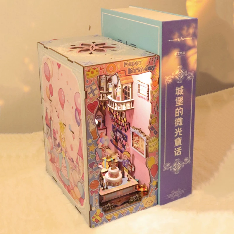 DIY หนังสือไม้ Nook ชั้นวางชุดเค้กวันเกิดแฮปปี้ Miniature ชุดชั้นวางหนังสือ Light Bookend สําหรับของขวัญเพื่อน