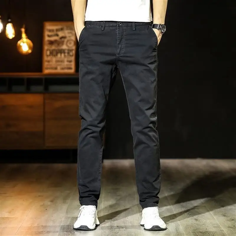 Pantaloni Chino kaki casual Pantaloni dritti da uomo in cotone Pantaloni lunghi da strada urbani primaverili Stagione primaverile Casual americano per giovani