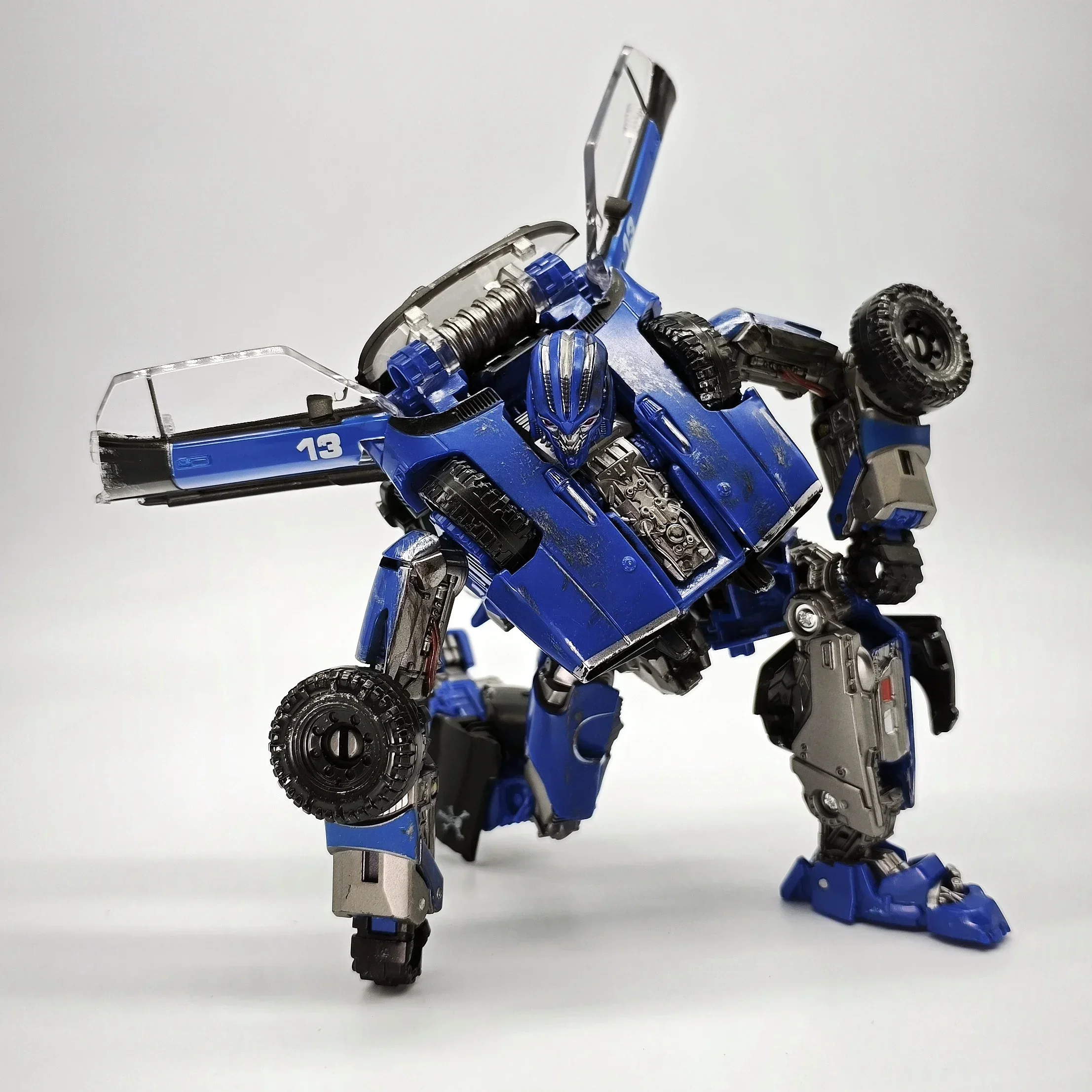 In Stock Baiwei Genuine Transformers Tw-1033 Blue Warrior Dropkick Transforming Robot Action Figures  Robot Toy Gift Collection