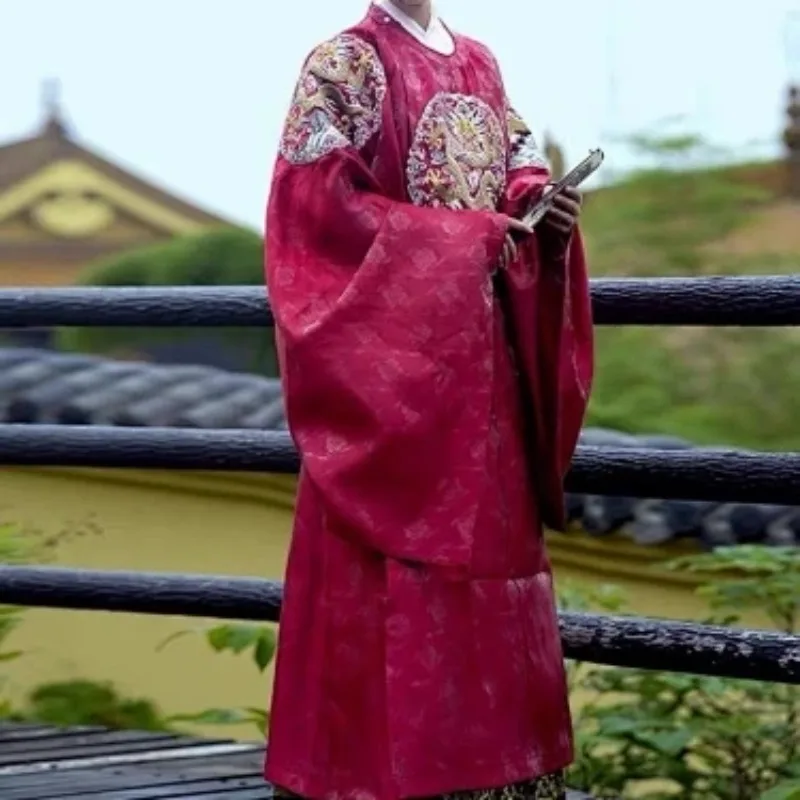 クラシックな龍柄プリントの漢服、伝統的な明王朝の長袍、中国風のウェディング新郎衣装、ハロウィンコスプレ衣装