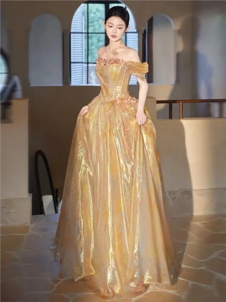 ชุดเดรสงานฉลองวันเกิดแบบไหล่เดียว ดีไซน์หรูหราและสง่างาม