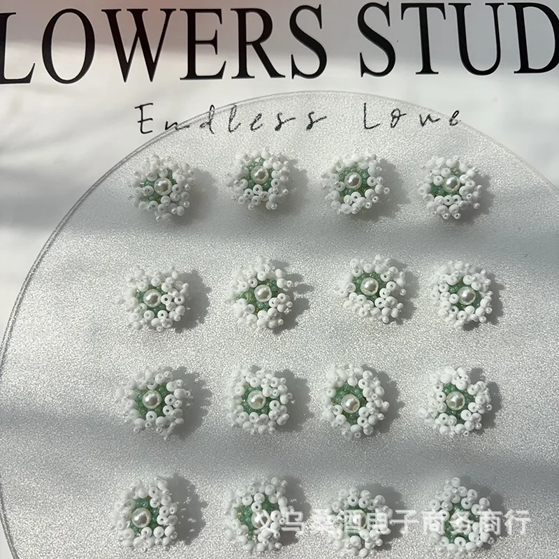 Handcrafted Mint Green Beaded Blossom Semi Finished Anti Exposure Clasp for Clogs Simple Embellishment DIY Beaded Buckle Craft