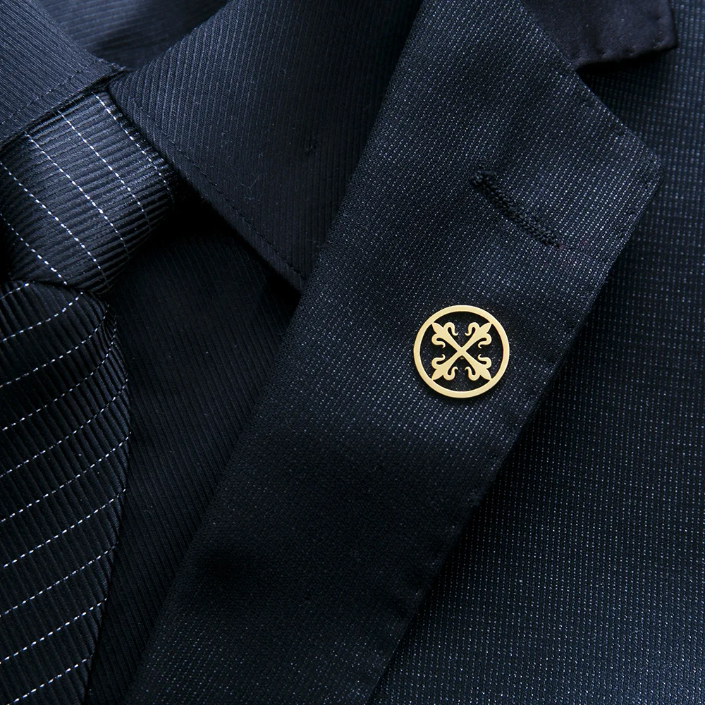 Tangula Vintage Cross of Lilies Brooches Stainless Steel Christian Cross Badge Mens Suit Lapel Pins Wedding Jewelry for Groom
