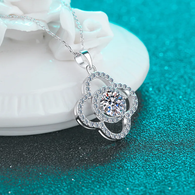1.0ct مويسانيتي S925 قلادة فضية المعلقات للنساء مطلي Pt950 الجوف الزهور قلادة ساحرة مجوهرات الأزياء بالجملة