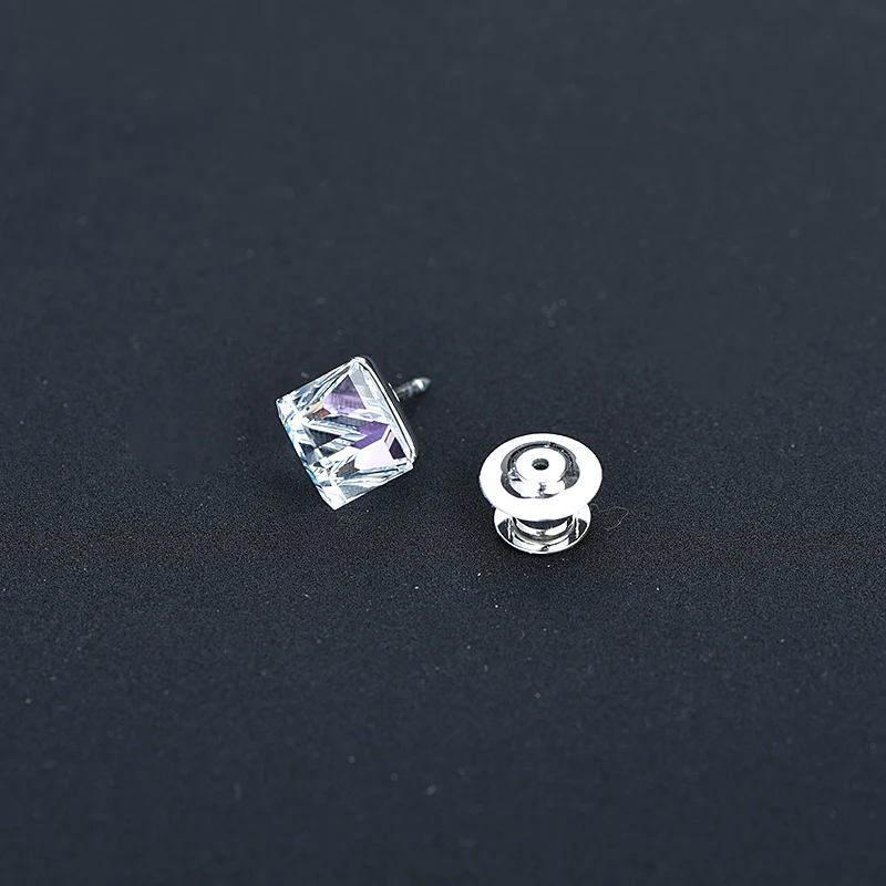 

ICEYY 8mm Cube Crystal Pin Badge Men's Shirt Collar Pins and Brooches Personality Lapel Pin Buckle Women Accessories