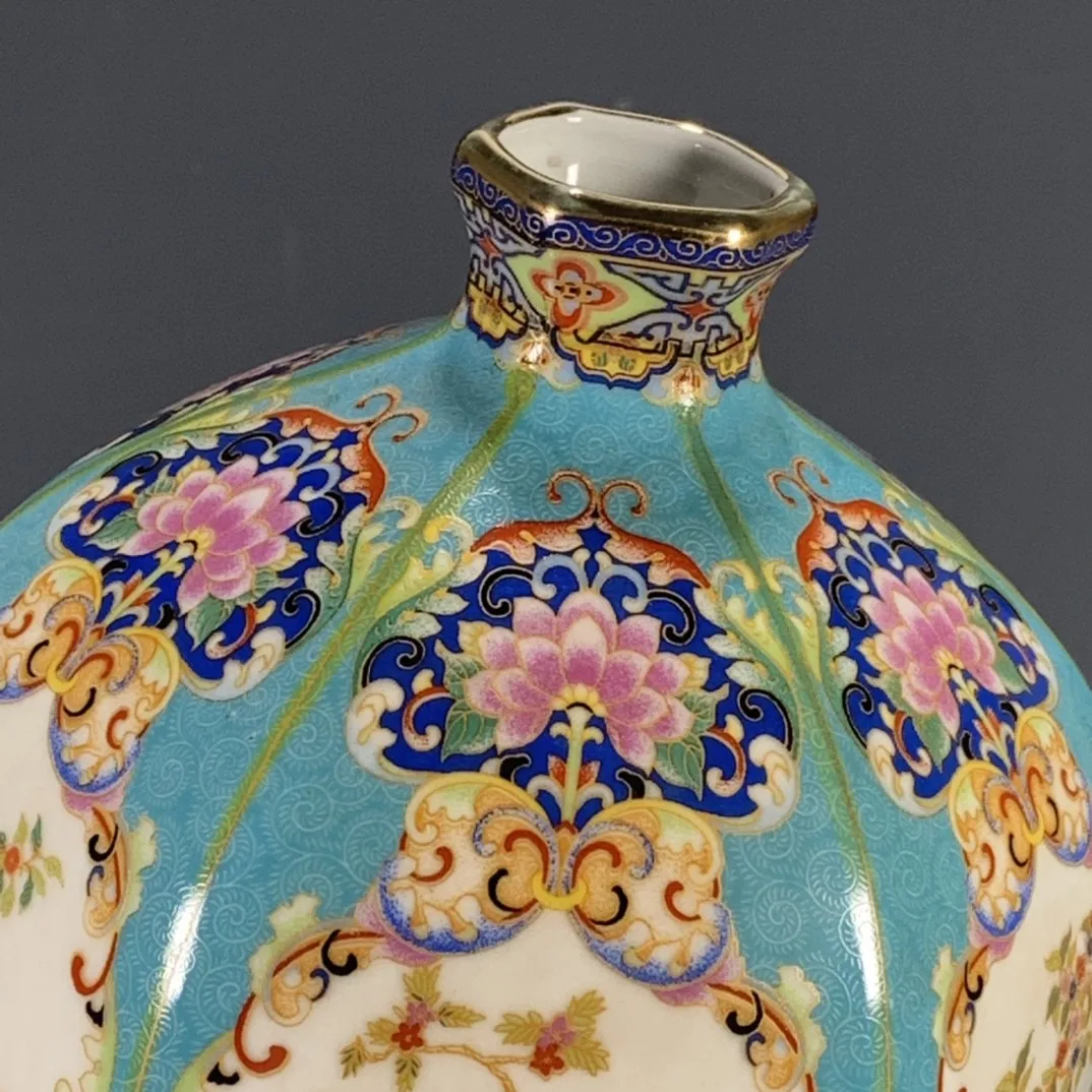 Qing Dynasty Yongzheng Lu Qinzhai Pink Painting Gold Flower and Bird Blue Glazed Hexagonal Vase Decoration