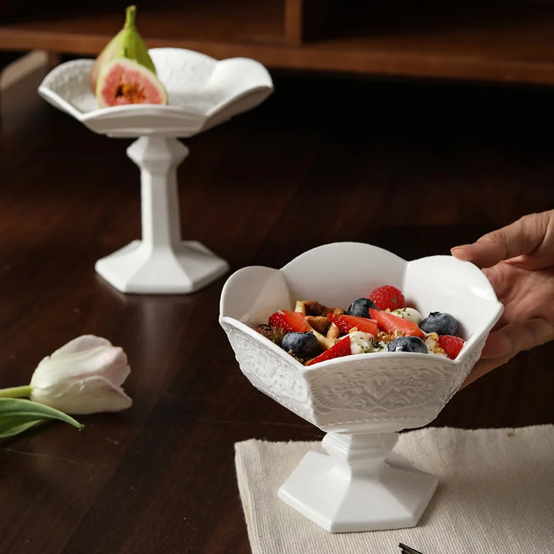 

Французская тисненая керамическая миска для фруктового десерта на высоких ножках, овсянка для йогурта, мороженого, новогодняя тарелка для закусок