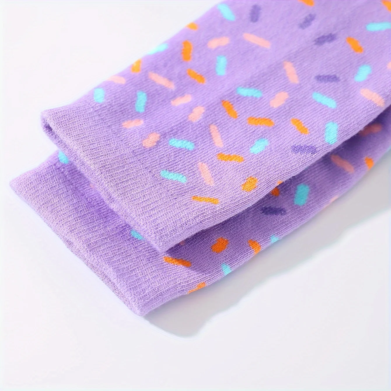 1 pair of stylish, unique and interesting colorful donut pattern gift socks for men and women, suitable for all seasons