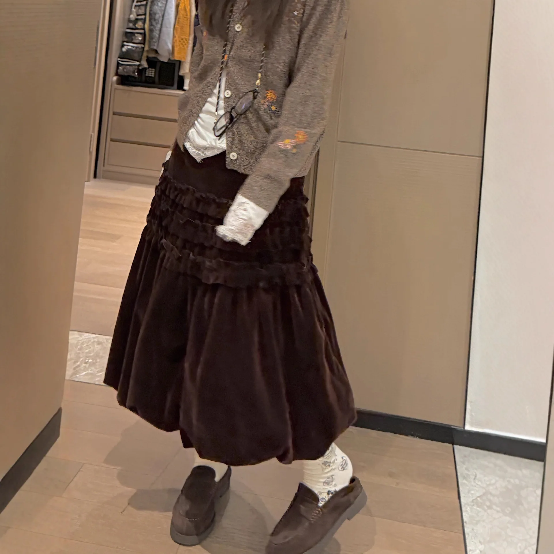 

Винтажная черная бархатная юбка-миди женская Harajuku с оборками в стиле пэчворк плиссированные юбки зимние корейский дизайн с высокой талией новинка