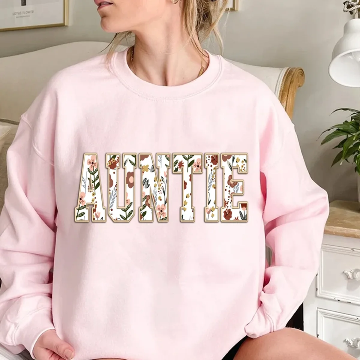 Personalized Auntie Sweatshirt Gift for Auntie Women's Sweatshirt Gift Auntie T-Shirt Shirt Auntie Floral Applique