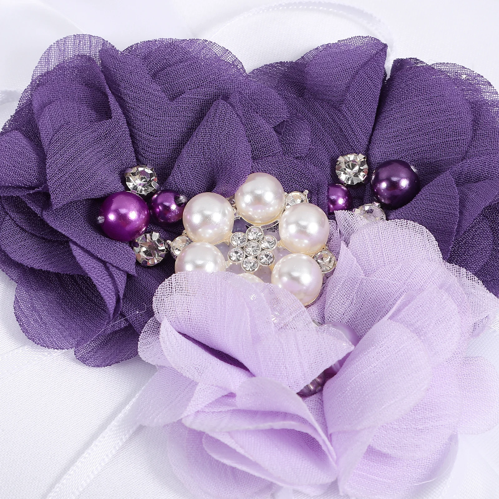 

20X20Cm Flower Pillow Pearl Ribbon Decorated Wedding Ring Bearer Cushion For Ceremony Bridal Party Decoration Ring Pillow For