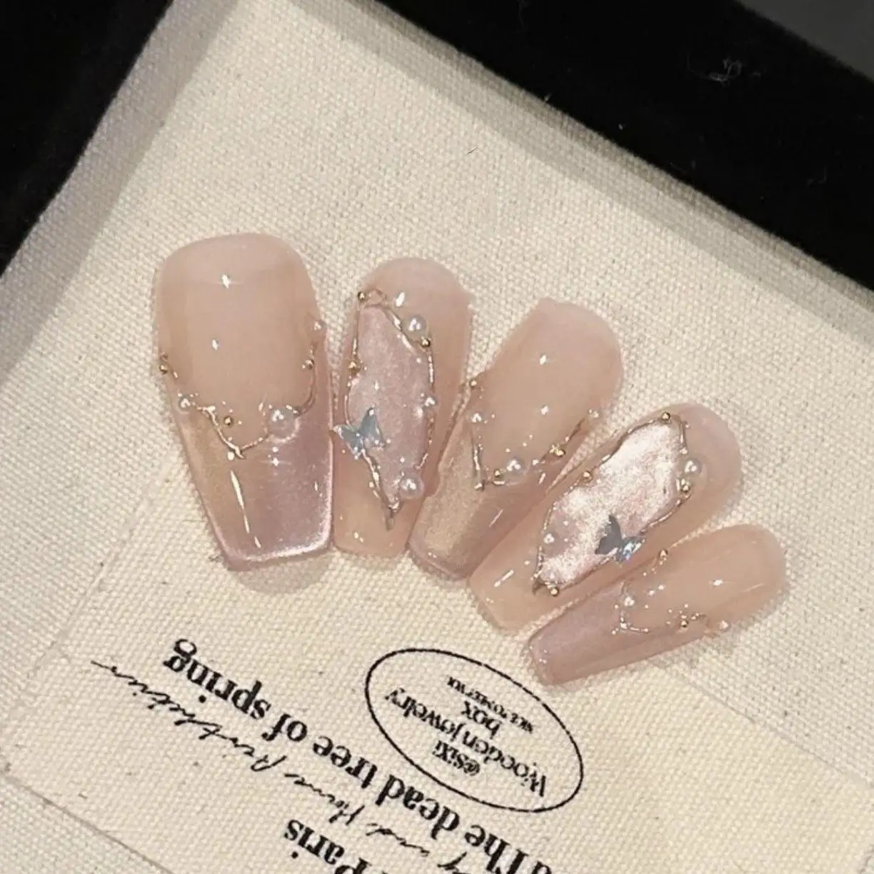 asa-de-orvalho-da-manha-feita-a-mao-vestivel-rosa-nail-art-terapia-de-luz-unhas-verao-puro-desejo-arejado-infantil-poli