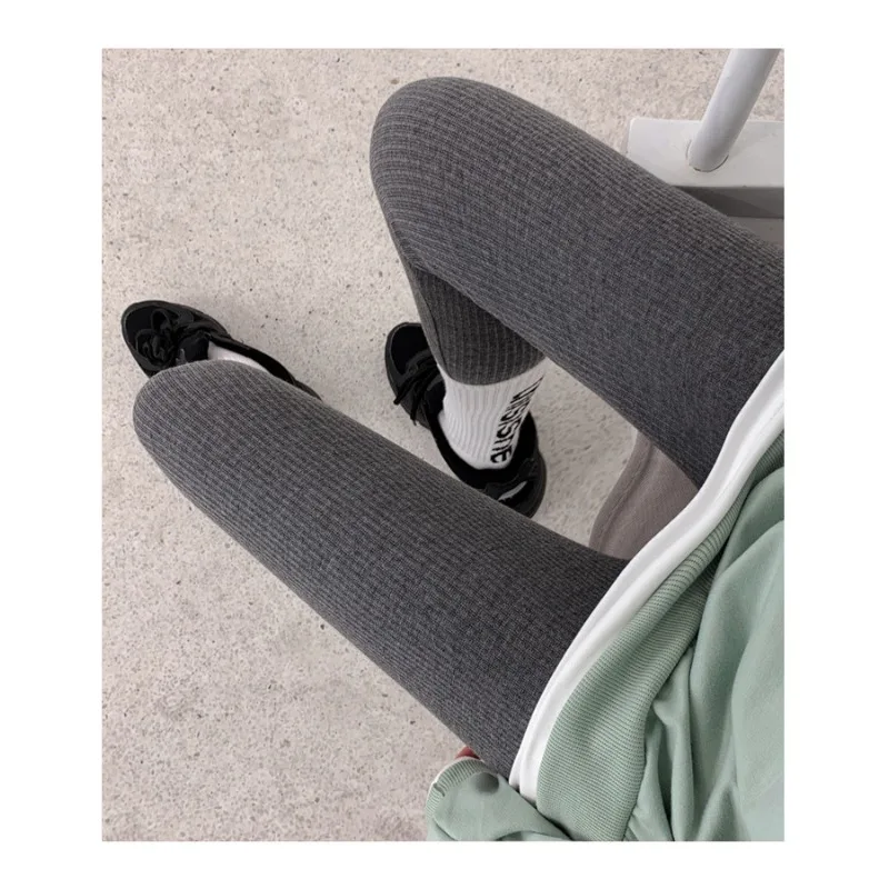 Gerippte graue Leggings für Damen, Frühling und Herbst, dünne Thermohose, dehnbare, schlankmachende Basisschichthose