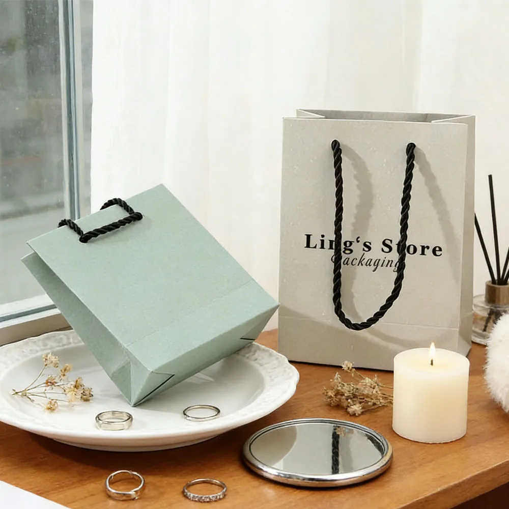 

Custom Logo Jewelry Tote Bag 11.5x7x15.5cm Paper Handle Pouches Travel Shopping Gift Packaging Earrings Organizer Wedding Favors