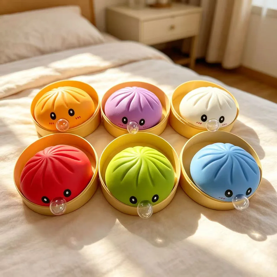 Cute Spitting Bubble Steamed bun Toy, Stress Relief Fidget Toy with Imitation Bamboo Steamer