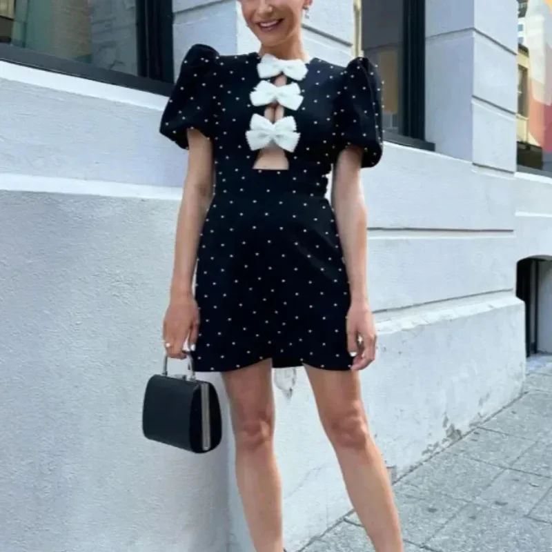 فستان قصير بأكمام منتفخة مزين على شكل قلب من حجر الراين الأحمر للنساء أنيق بفيونكة عالية الخصر فستان أنيق للحفلات المسائية للسيدات