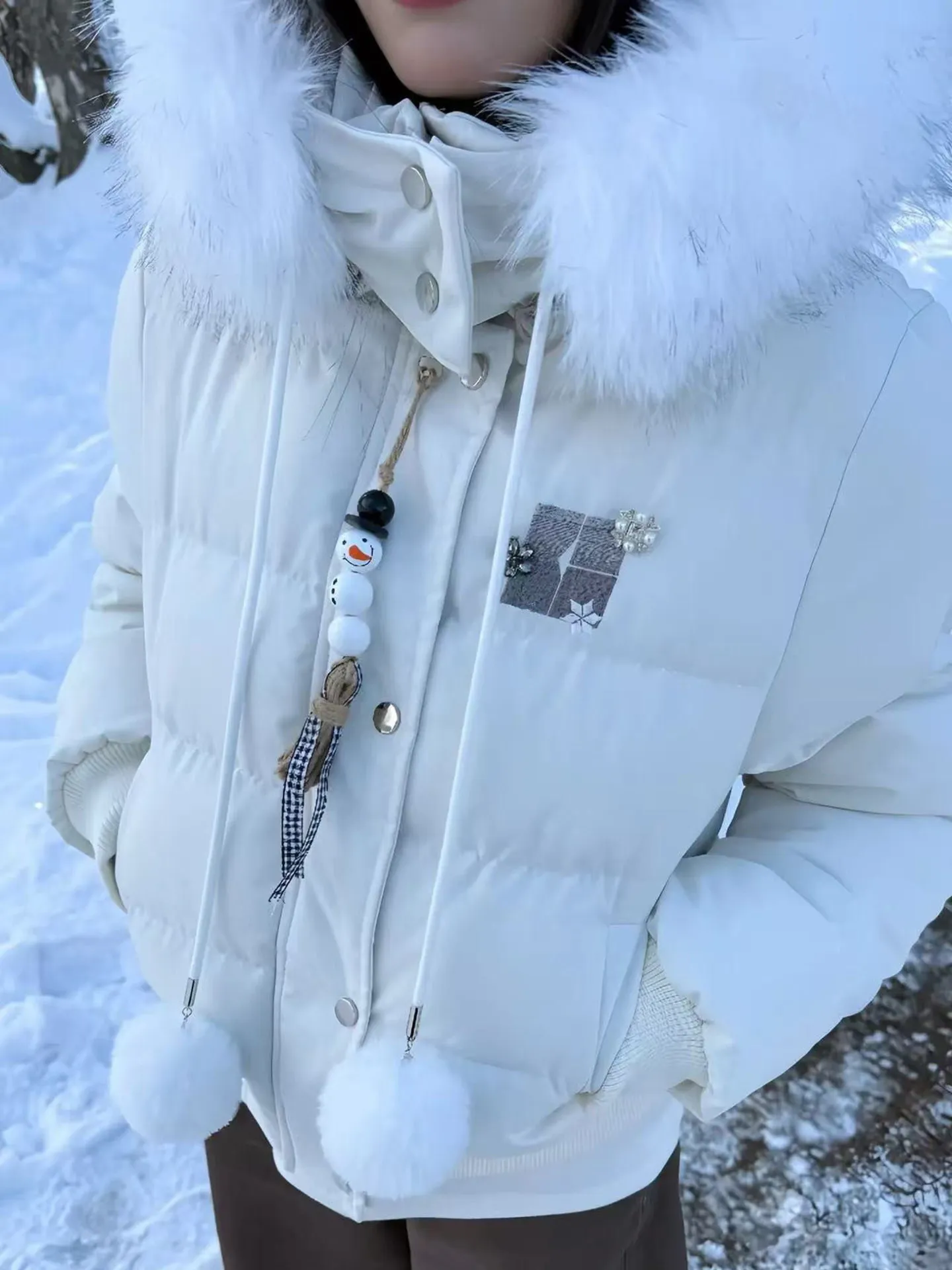 Snowflake Embroidery Winter Padded Jacket Women 2026 Thick Large Faux Fur Collar Hooded Parkas Female Sweet Short Puffer Jackets