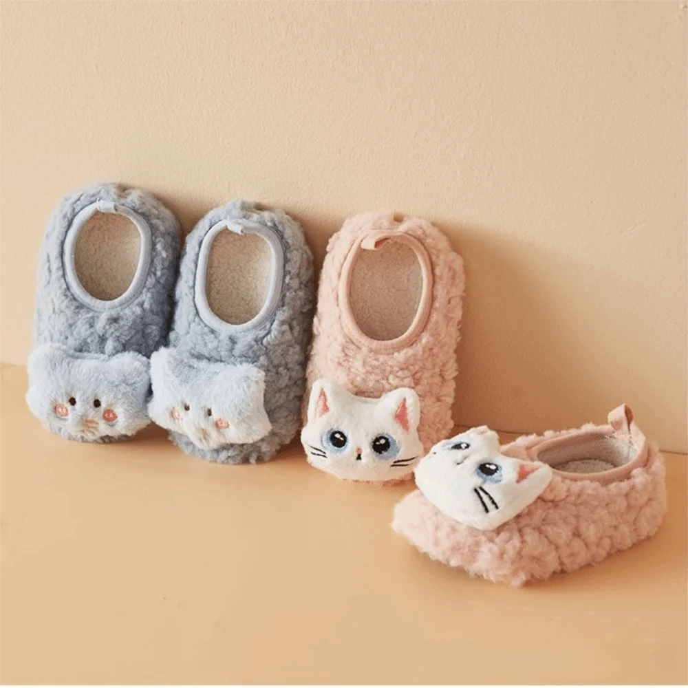 زوج من شباشب الأطفال الشتوية الدافئة للأولاد والبنات، نعل مضاد للانزلاق، أحذية مريحة للأطفال الصغار، أحذية أطفال ناعمة لممارسة المشي