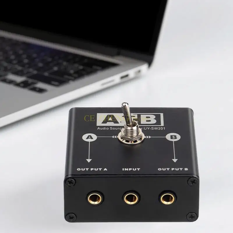 E56B 금속 3.5mm 사운드 스플리터 스위처 스튜디오 기어 용 다중 채널 선택기
