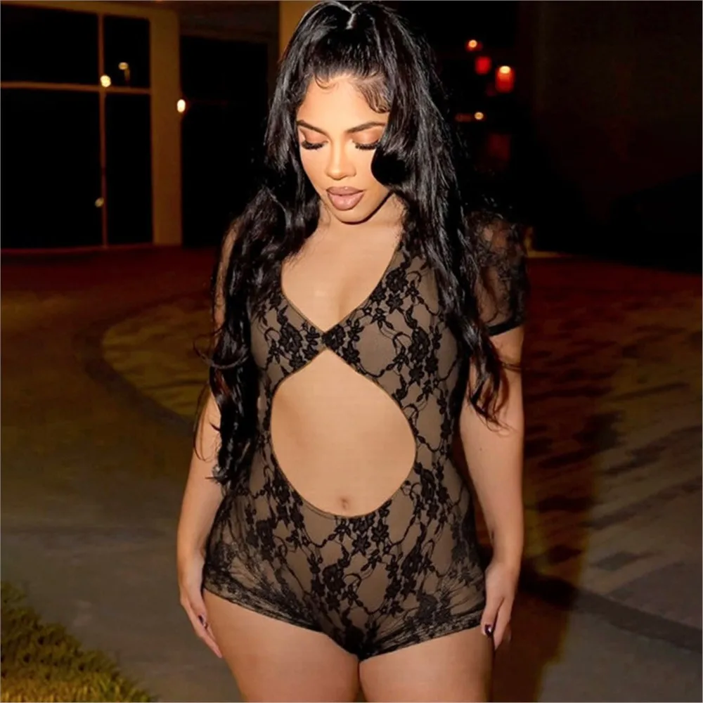 ملابس نسائية مثيرة شفافة من خلال الدانتيل مجوفة للنساء بلون سادة وأكمام قصيرة ومزاج ضيق عصري