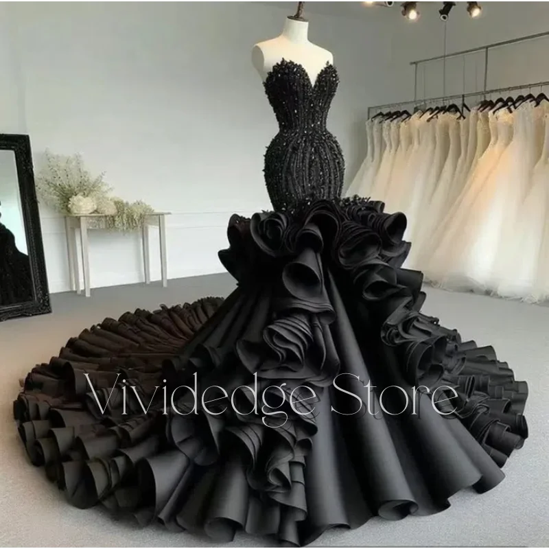 Aangepaste sexy zwarte speciale fishtail trouwjurken Sweetheart hals kralen pailletten ruches gelaagde trailing bruidsjurken