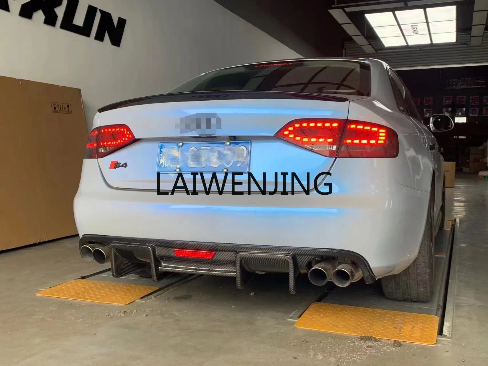 HLZ Suitable for 08-12 Audi A4L S4 B8 Sport Modified Carbon Fiber Rear Lip a4 Spoiler A4 Tail Lip