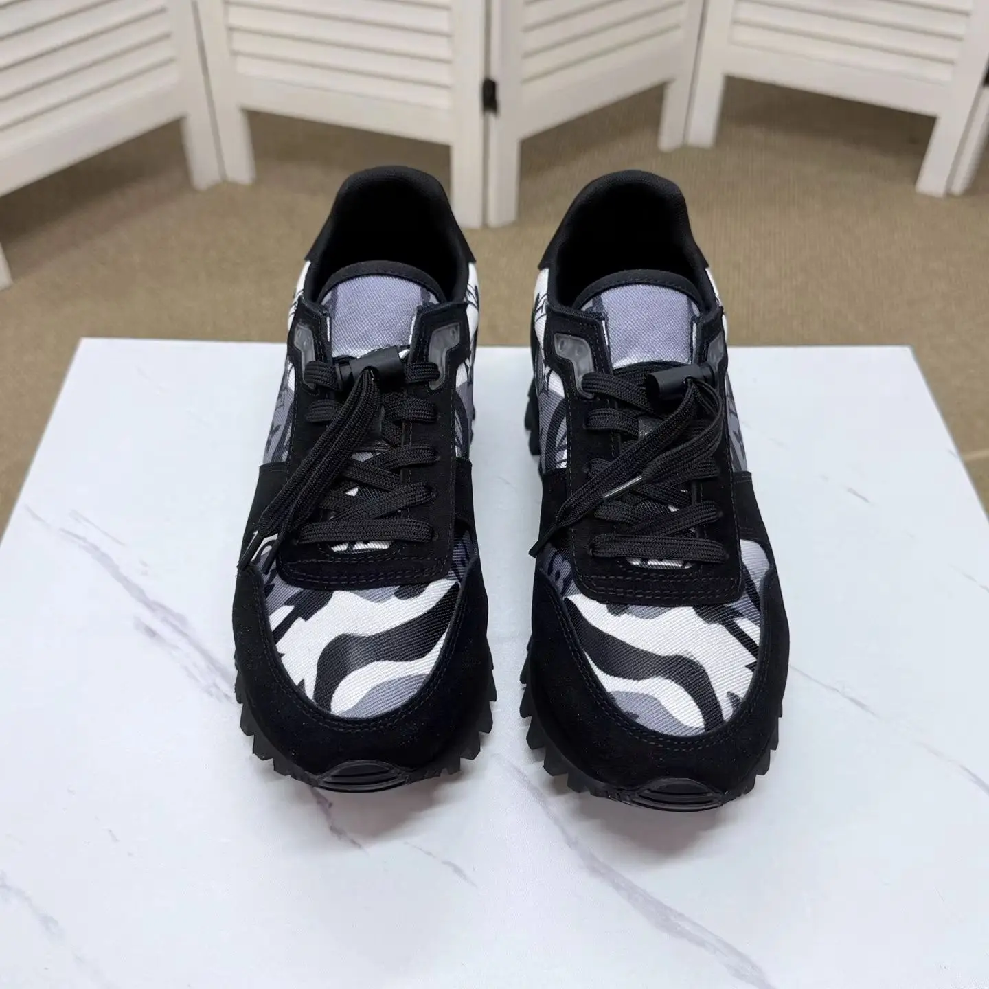 Unisex Black White Camo Sneakers Suede Patchwork Lace Up Low Top Casual Trainers for Men Women