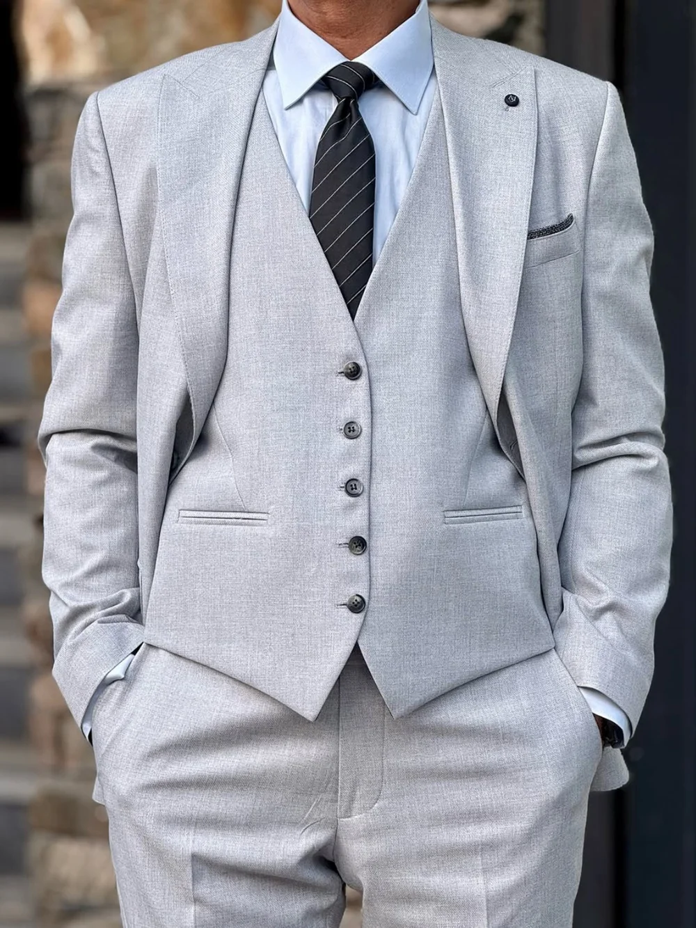 

2 Pieces Blazer Pants Handmade Men Suits Regular Fit Peak Lapel Single Breasted Solid Color Stylish Formal Business Suits Custom