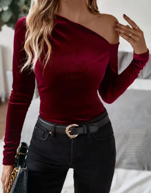

Women's Sexy Off-Shoulder Velvet Top with Sloping Collar Slim Fit Long Sleeves Solid Color Cocktail Wear for Autumn Winter
